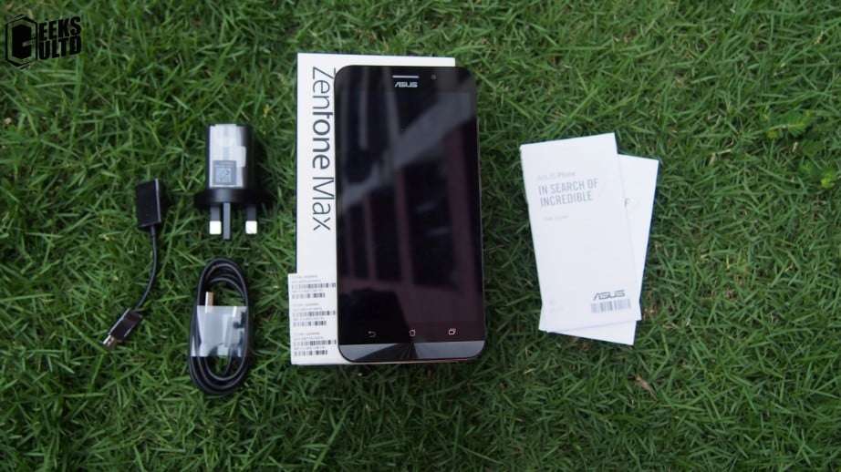 After ripping apart the box, you'll find the phone itself, user manuals, some S/N stickers, USB cable, charger and a reverse charging cable, which could also be used for OTG 