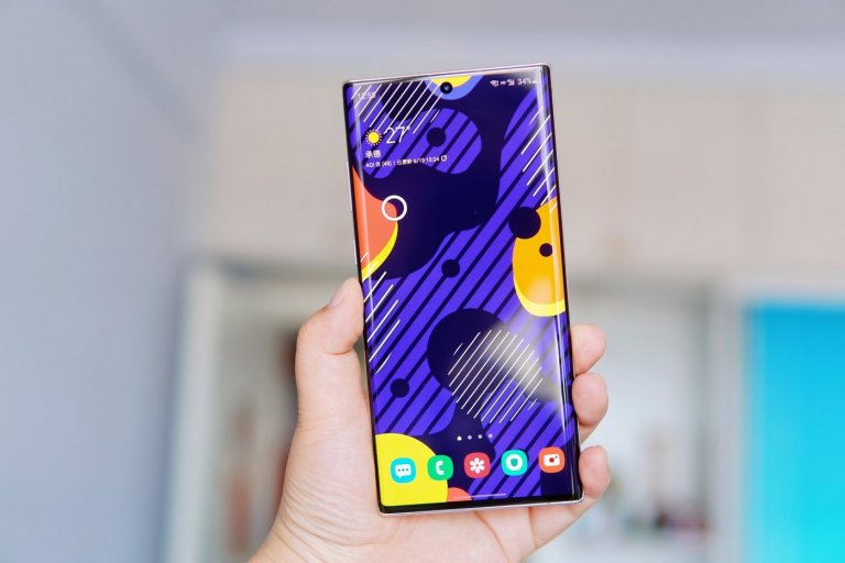 Samsung Commits To Supporting Most Galaxy Phones For Three Generations