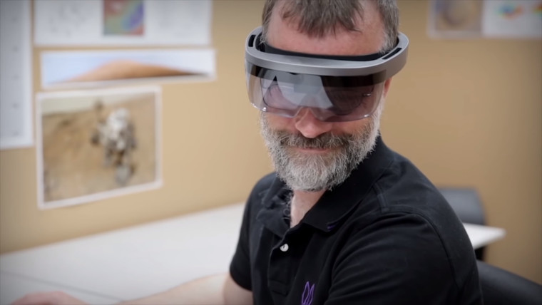 The Windows Holographic Version 22h1 Is Now Available for Hololens 2 Users.