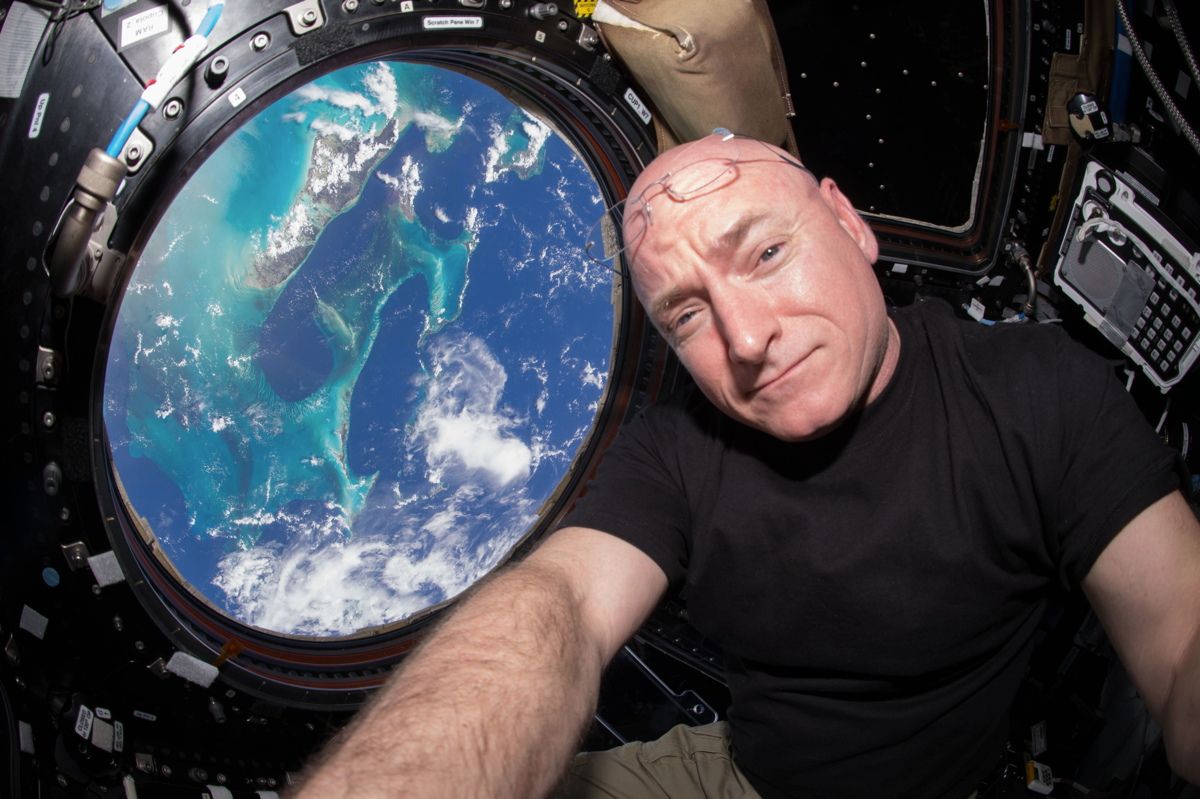 Scott Kelly, a Former Astronaut, Launches the First Nft and Raises $500,000 to Assist Ukraine.