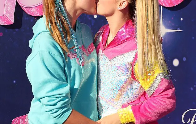 JoJo-Siwa-18-hints-she-may-be-back-together-with