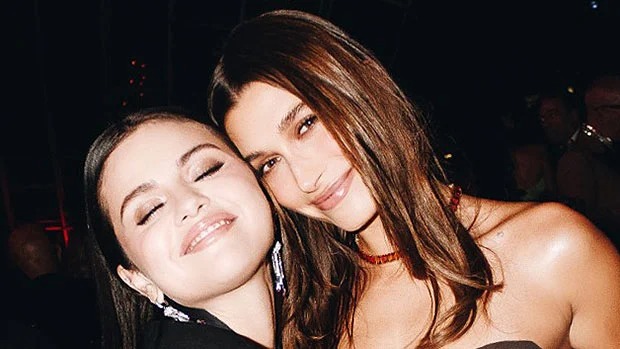 Selena-Gomez-and-Hailey-Bieber Selena Gomez and Hailey Bieber