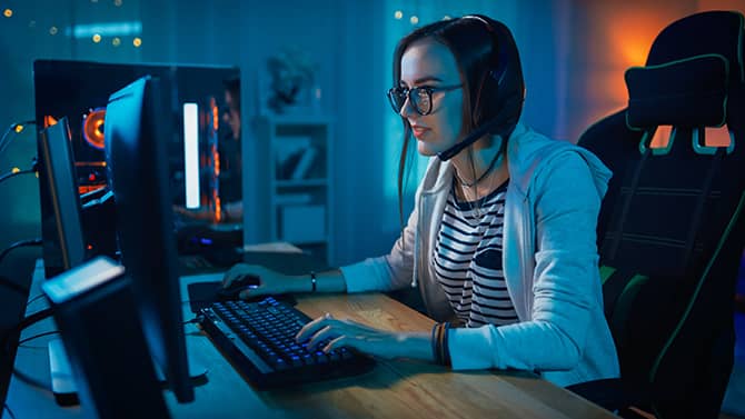 top-10-online-gaming-risks-2
