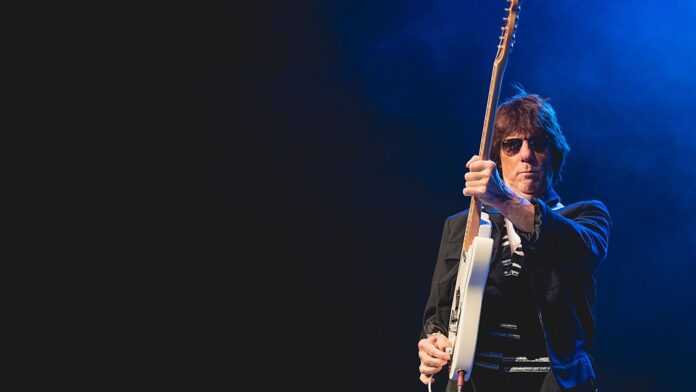 ariana-grande-brighter-days-ahead-6566