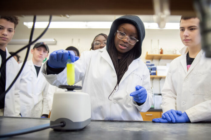 clark-university-science-research-3315