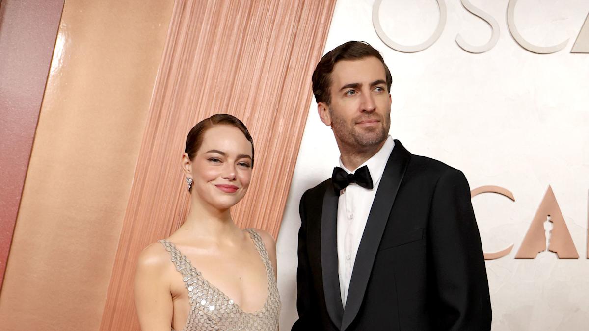 emma-stone-2025-oscars-red-carpet-chic-date-night-2796.jpeg