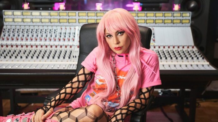 iheartradio-awards-billie-eilish-wildflower-5380