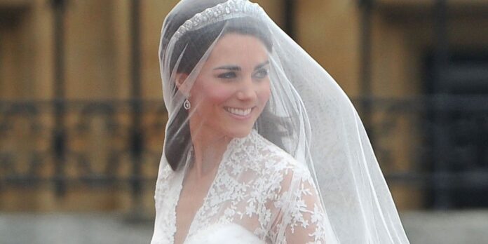 kate-middleton-broke-royal-tradition-wedding-day-p-3931