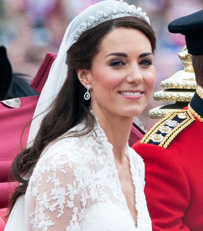 kate-middleton-broke-royal-tradition-wedding-day-p-4778.jpeg