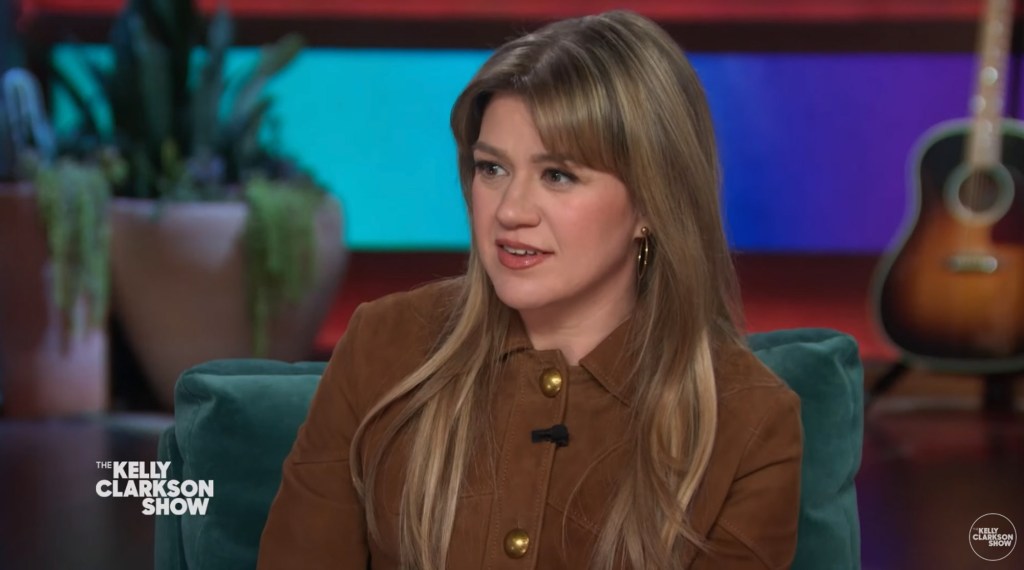 kelly-clarkson-talk-show-returns-7329.jpeg
