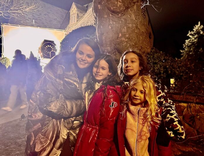 meetingselenagomezstevemartinshortsilivejpg-2752