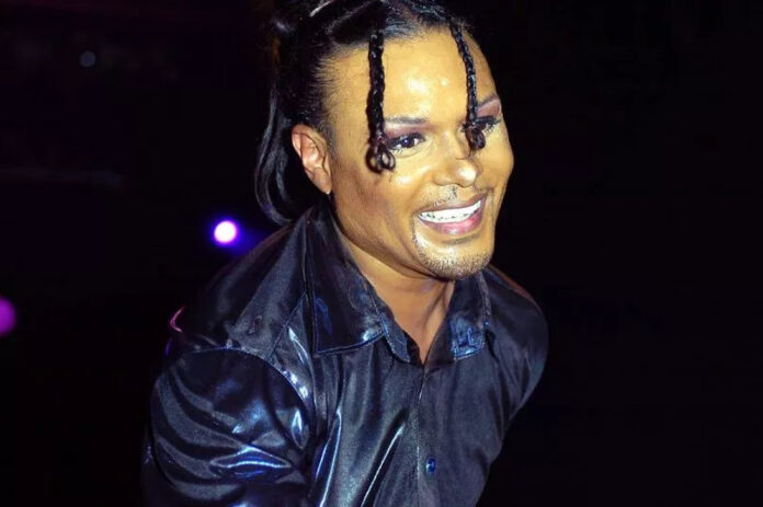 tribute-to-legendary-popstar-death-yahoo-news-uk-0708