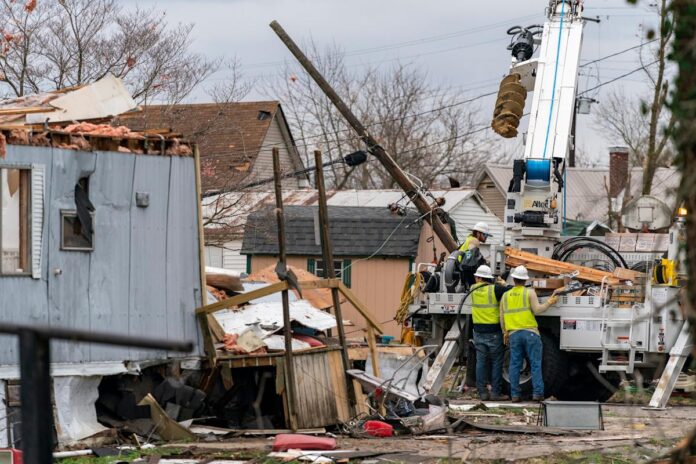 us-storm-death-toll-rise-2255