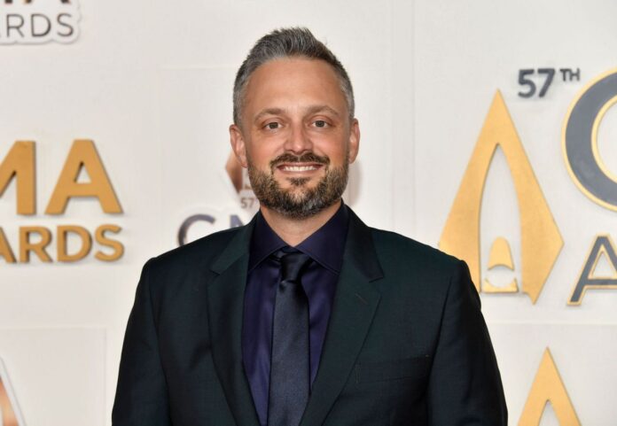 nate-bargatze-hosts-2025-emmys-awards-7835