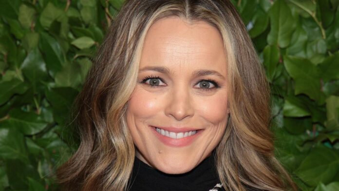 rachel-mcadams-transparent-red-carpet-appearance-4904