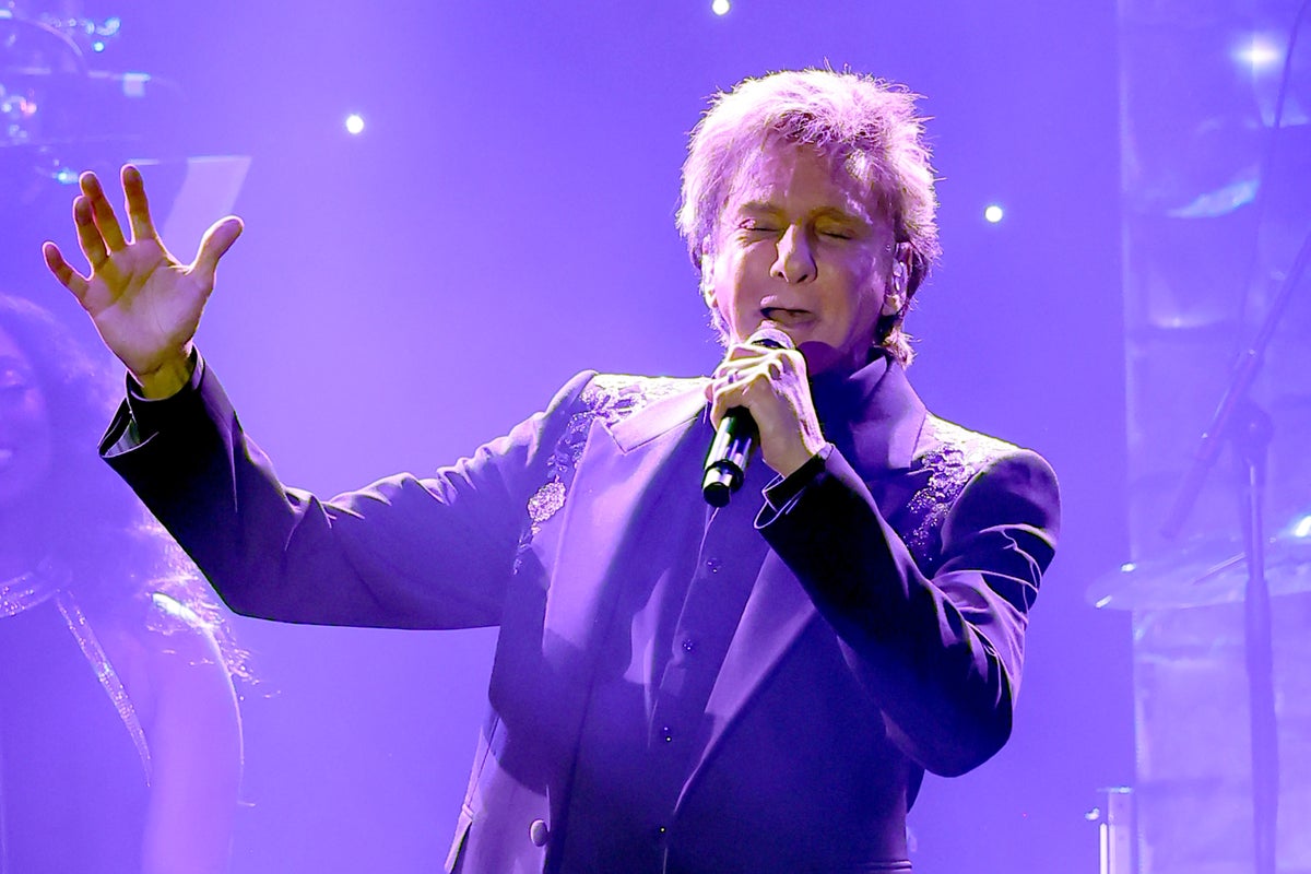 Barry Manilow's Courageous Update Changes Lung Cancer Conversation