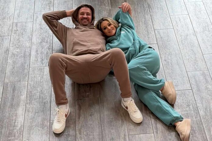 breaking-ryan-lochte-moves-in-with-girlf-1768553338944