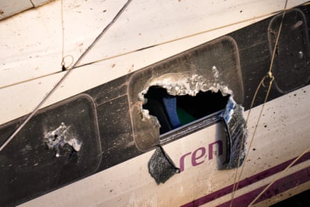 breaking-spain-mourns-after-deadly-train-1768892894806