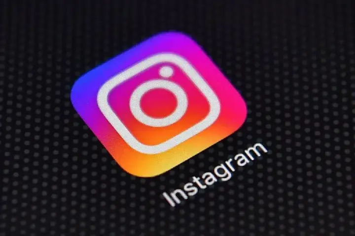 Instagram Head Calls Out Camera Companies for Going in the Wrong Direction