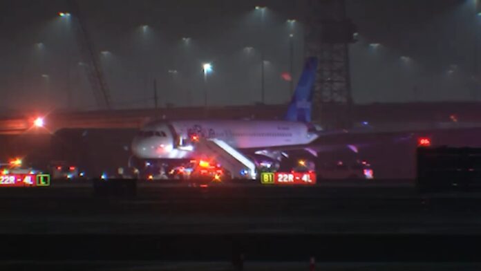 jetblue-flight-makes-emergency-landing-a-1771482186578