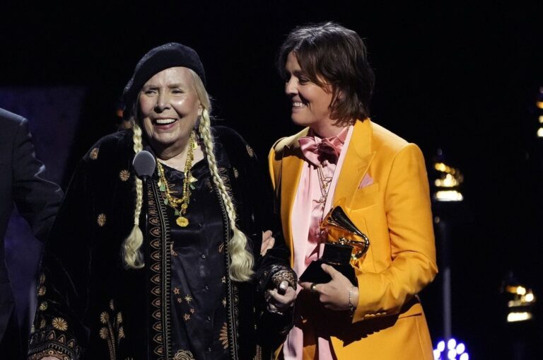 Breaking: Joni Mitchell Accepts Lifetime Honor in Emotional Juno Return