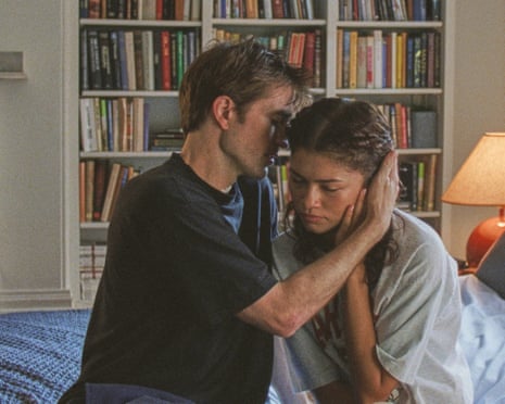 What Zendaya & Pattinson's 85% RT Drama Reveals About Modern Love